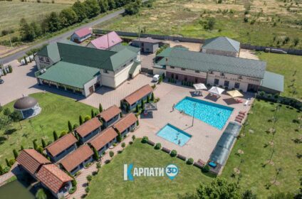 Іршава ресторан, готель з басейнами Елізіум