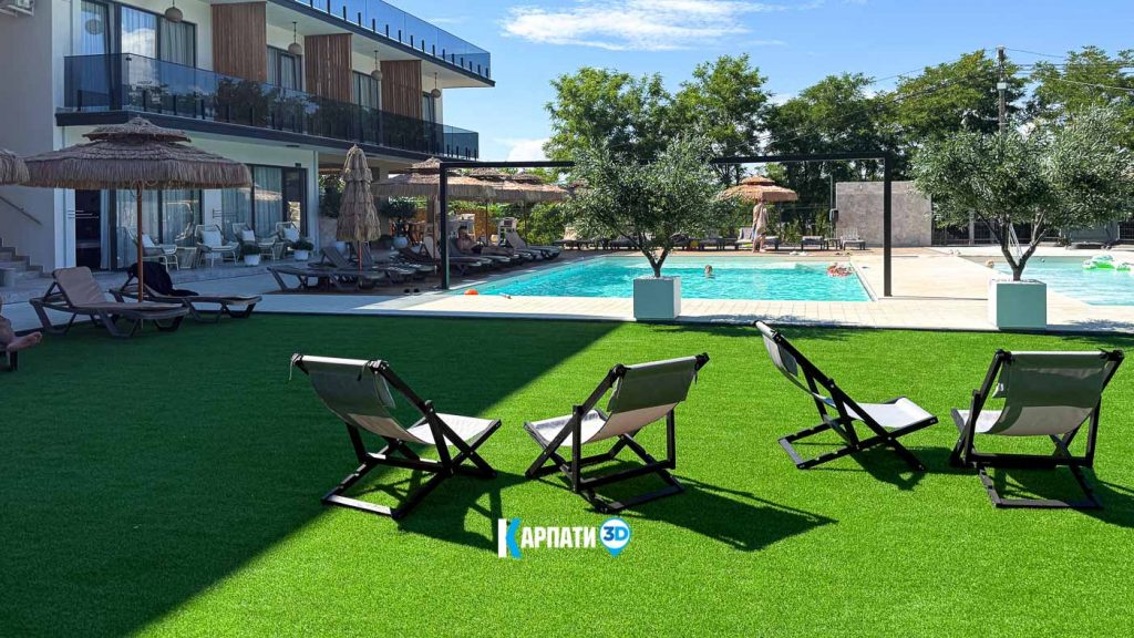 Hillius Resort Солотвино — відпочинок, база з басейном із солоною водою
