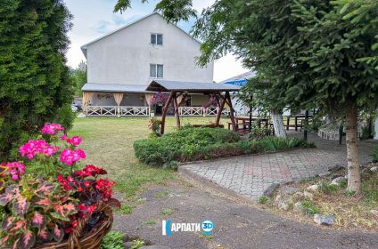 Ранчо у Піхушки Солотвино — база відпочинку з басейном