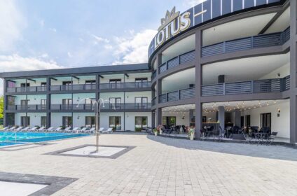 Готель Лотус