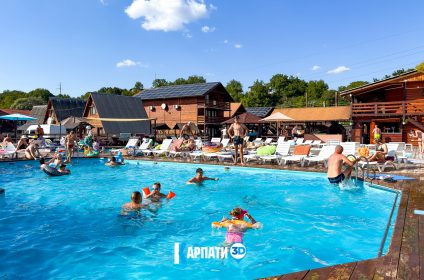 База відпочинкук Магніт у Солотвино, басейни
