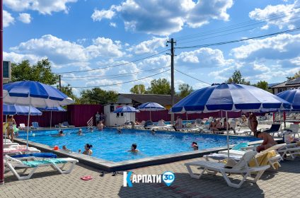 Ранчо Офре у Солотвино, Басейни