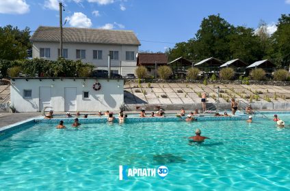 Ранчо у Піхушки Солотвино, басейни з солоною і прісною водою.