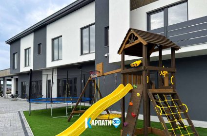 Hotel Brookside Солотвино, дитячий майданчик