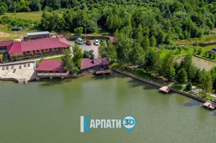 Турянський Двір комплекс відпочинку з озером, котеджами, чаном у Тур’я Поляна