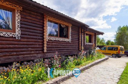 Турянський Двір комплекс відпочинку з озером, котеджами, чаном у Тур’я Поляна